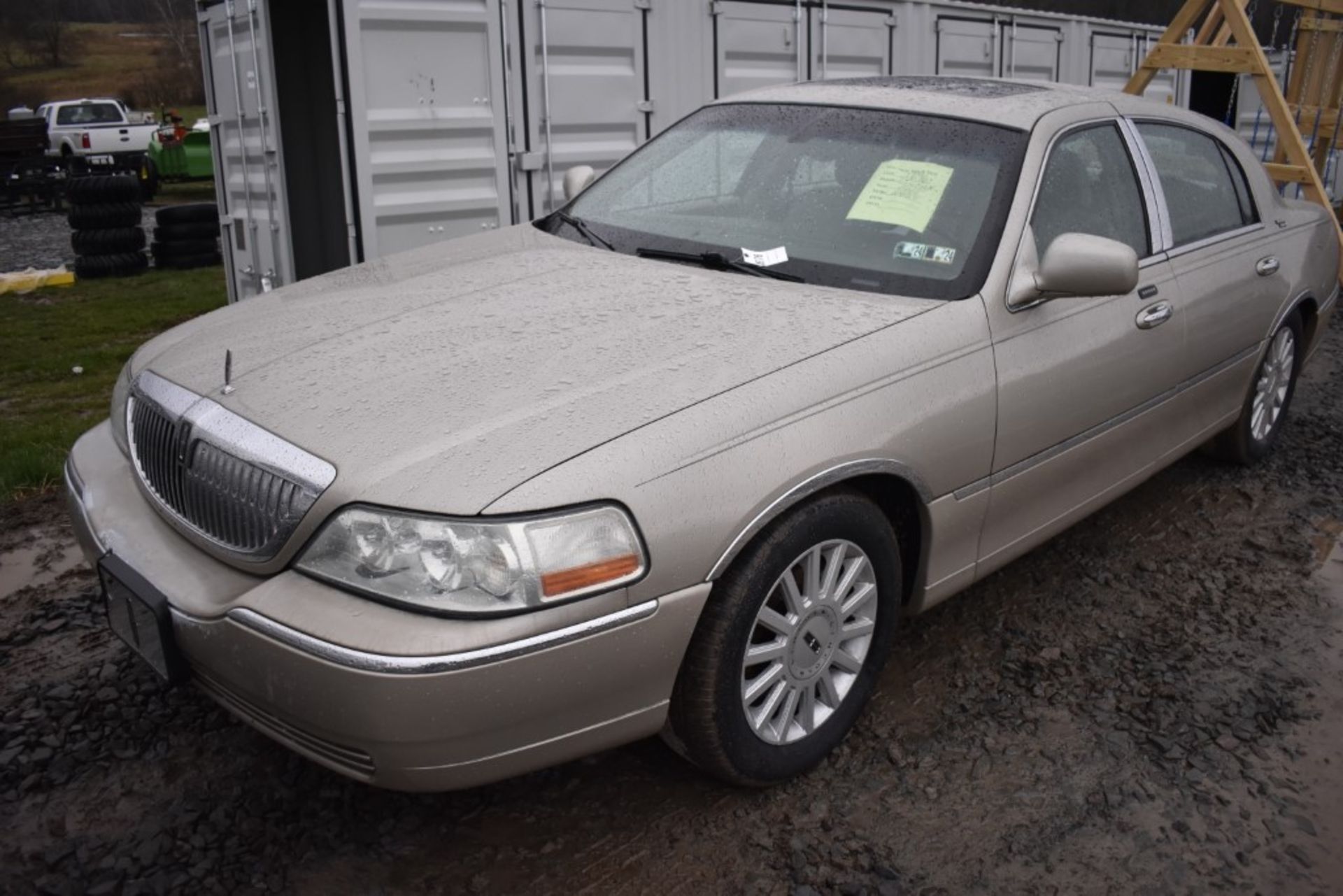 2005 Lincoln Towncar Signigature Limited