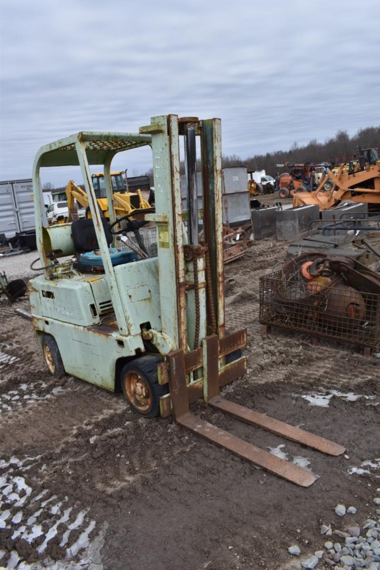 Clark 2 Stage Mast Fork Lift - Image 2 of 24