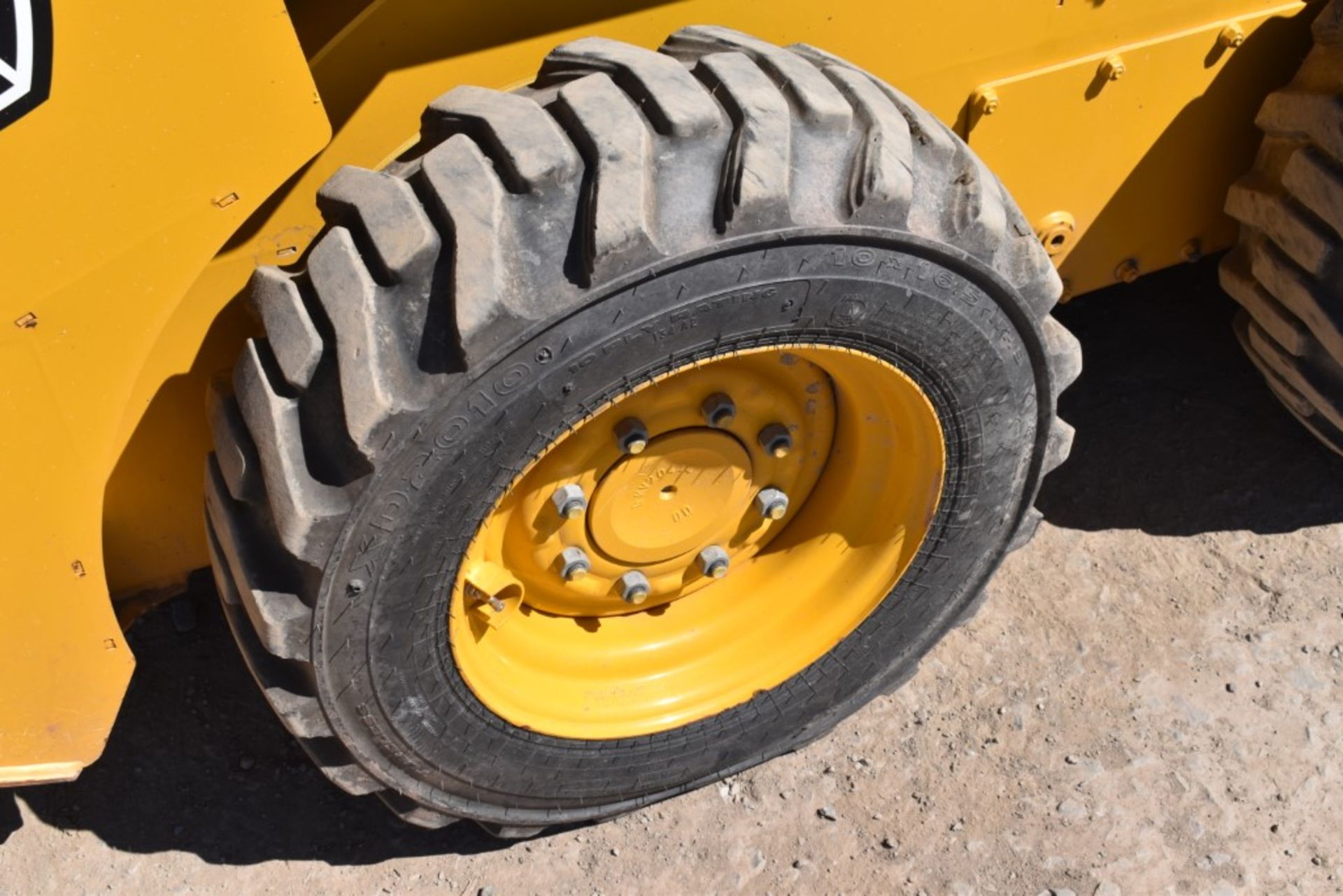 John Deere 318G Skid Steer 691 Hours, Runs and Operates, Hydraulic Quick Attach, JD Worksite Pro 66" - Image 9 of 18