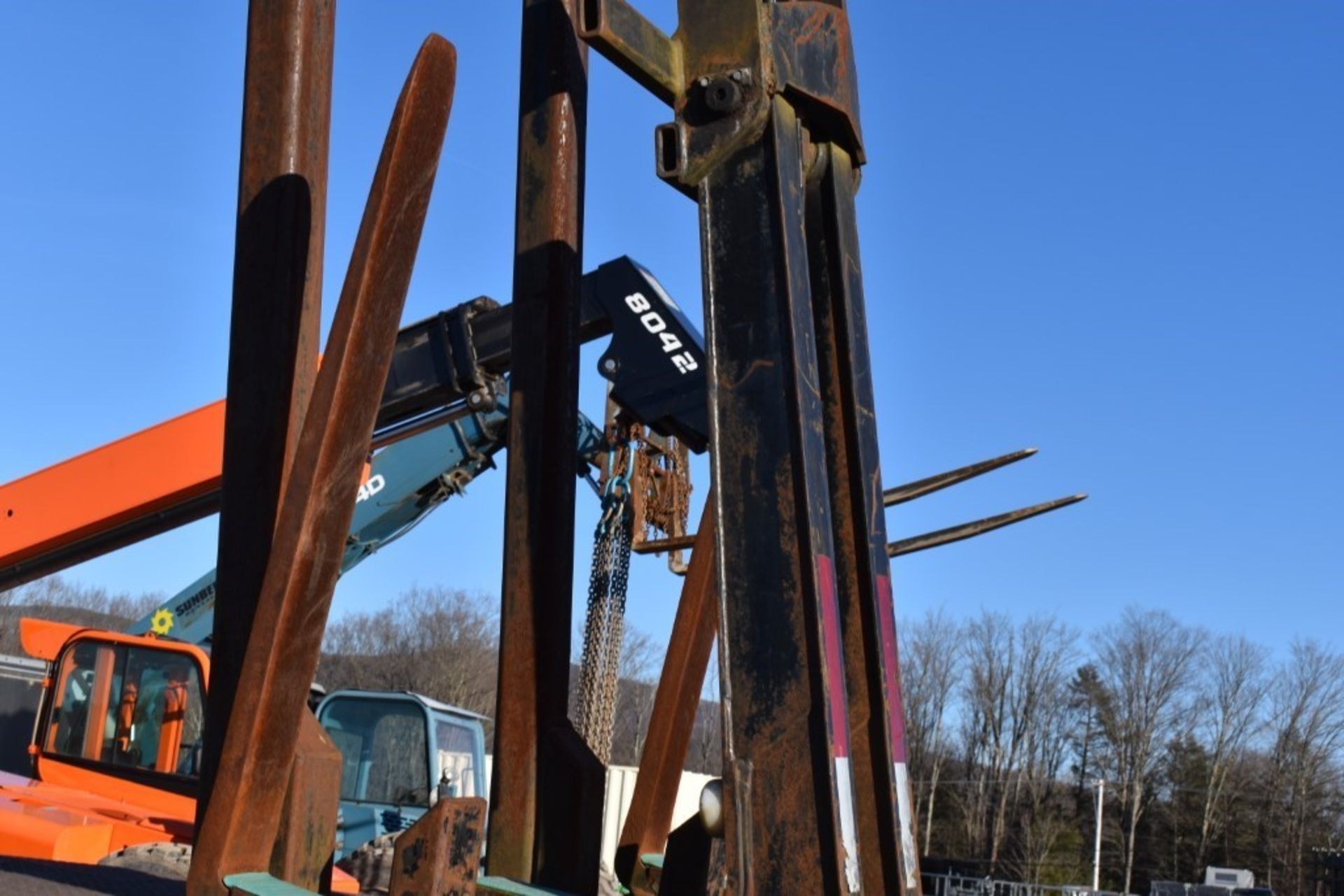 1999 International 2674 Pallet Fork Crane Truck With Title, 62101 Miles, Runs and Drives, Cummins - Image 8 of 30