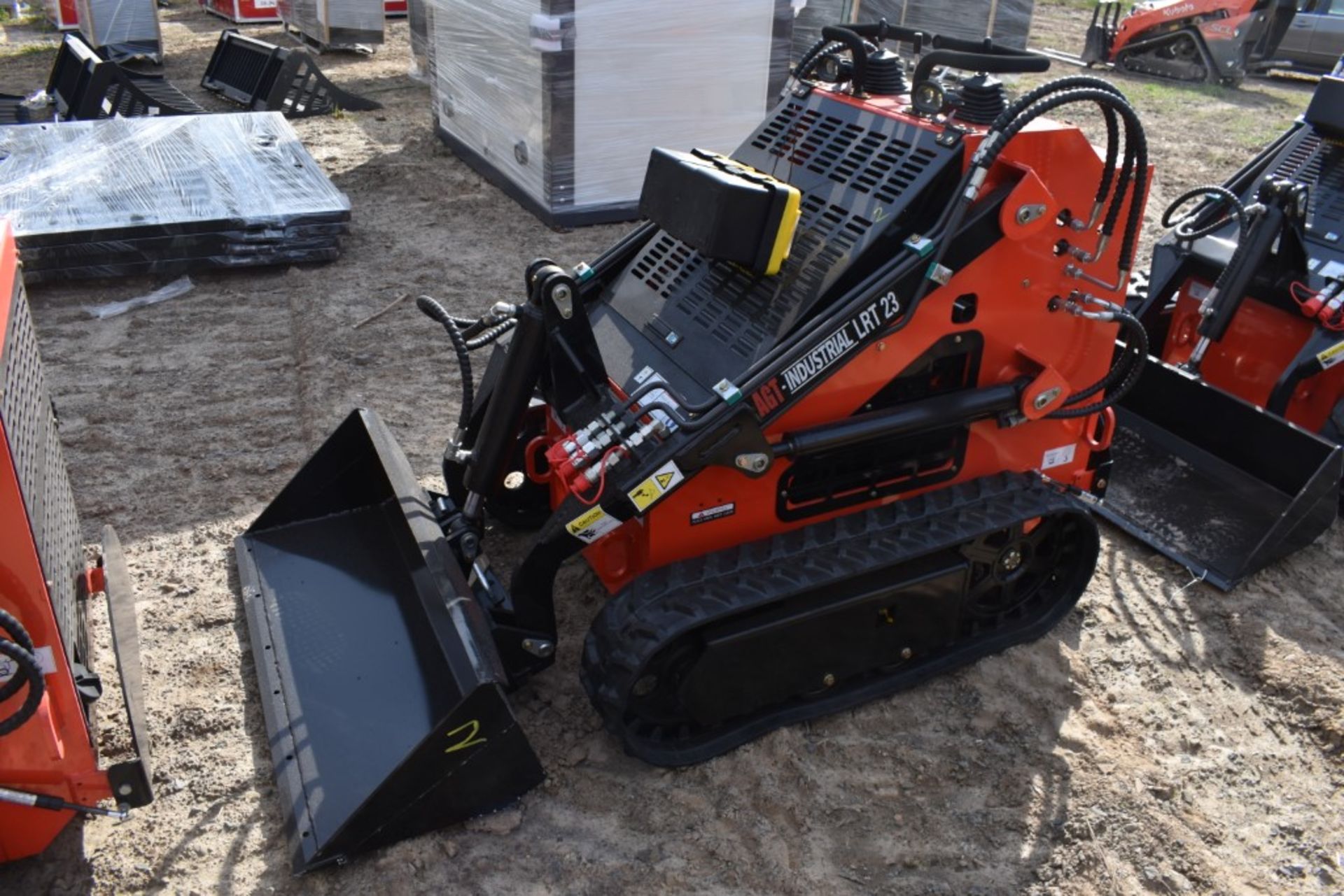 AGT Industrial LRT23 Skid Steer with Tracks Be Sure to Check Fluids, New, Mechanical Mini Quick