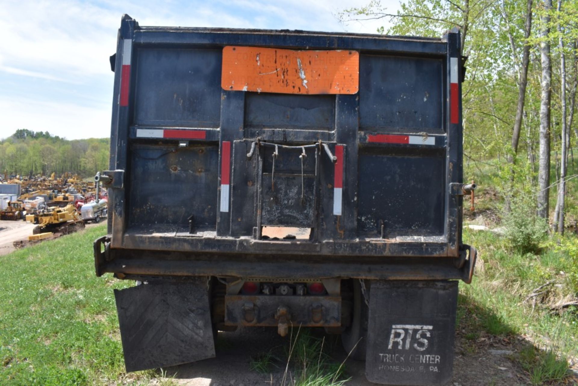 1994 Mack RD688 Dump Truck 390123 Miles, Runs and Drives, Mack E7-350 Full Mechanical Engine Eaton - Image 5 of 21