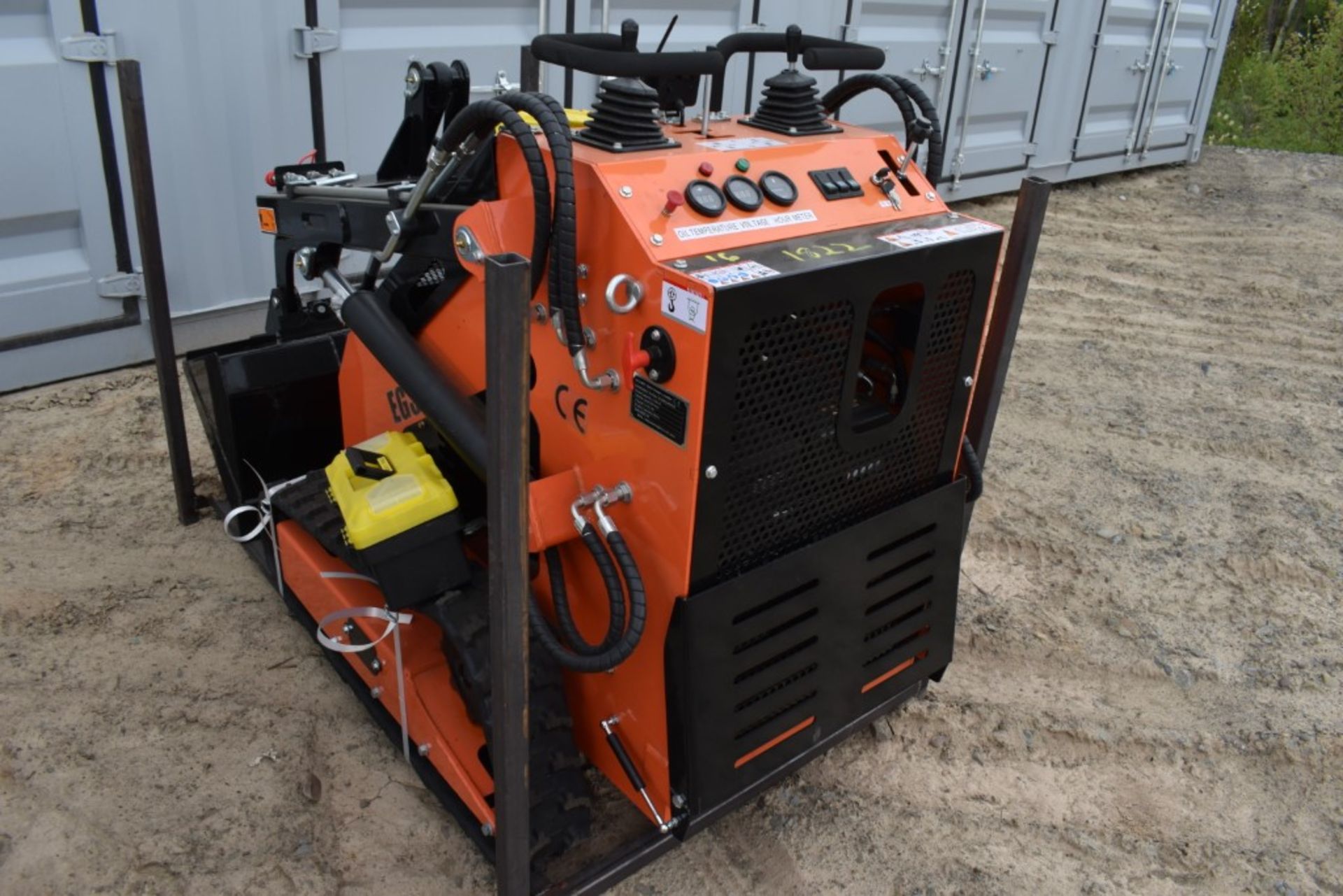 EGN EG36C Skid Steer with Tracks Be Sure to Check Fluids, New, Mini Mechanical Quick Attach, 38" - Image 4 of 8