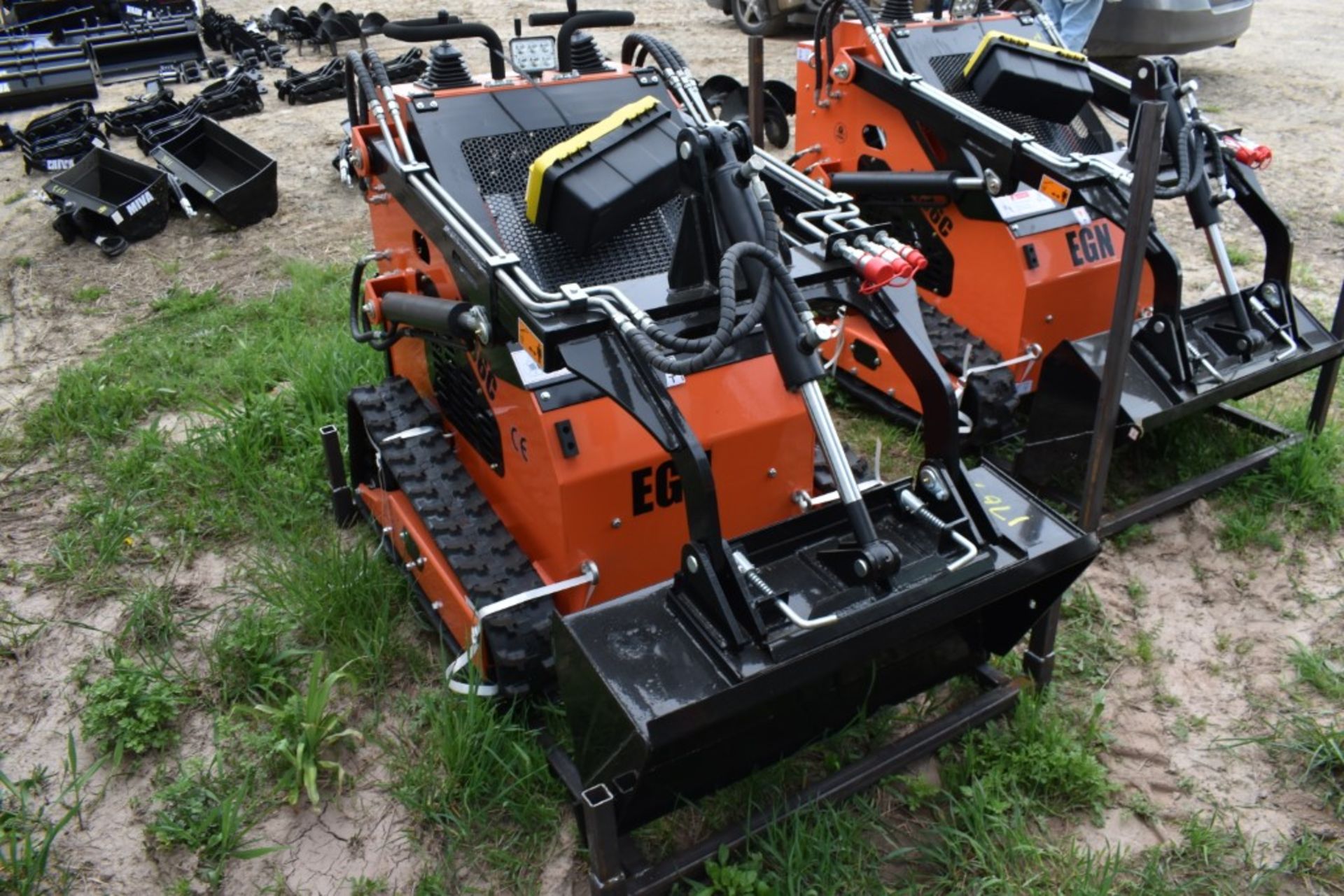 EGN EG36C Skid Steer with Tracks Be Sure to Check Fluids, New, Mini Mechanical Quick Attach, 38" - Image 2 of 9