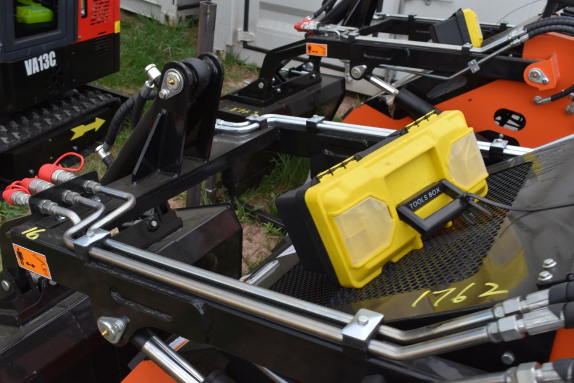 EGN EG36C Skid Steer with Tracks Be Sure to Check Fluids, New, Mini Mechanical Quick Attach, 38" - Image 7 of 8