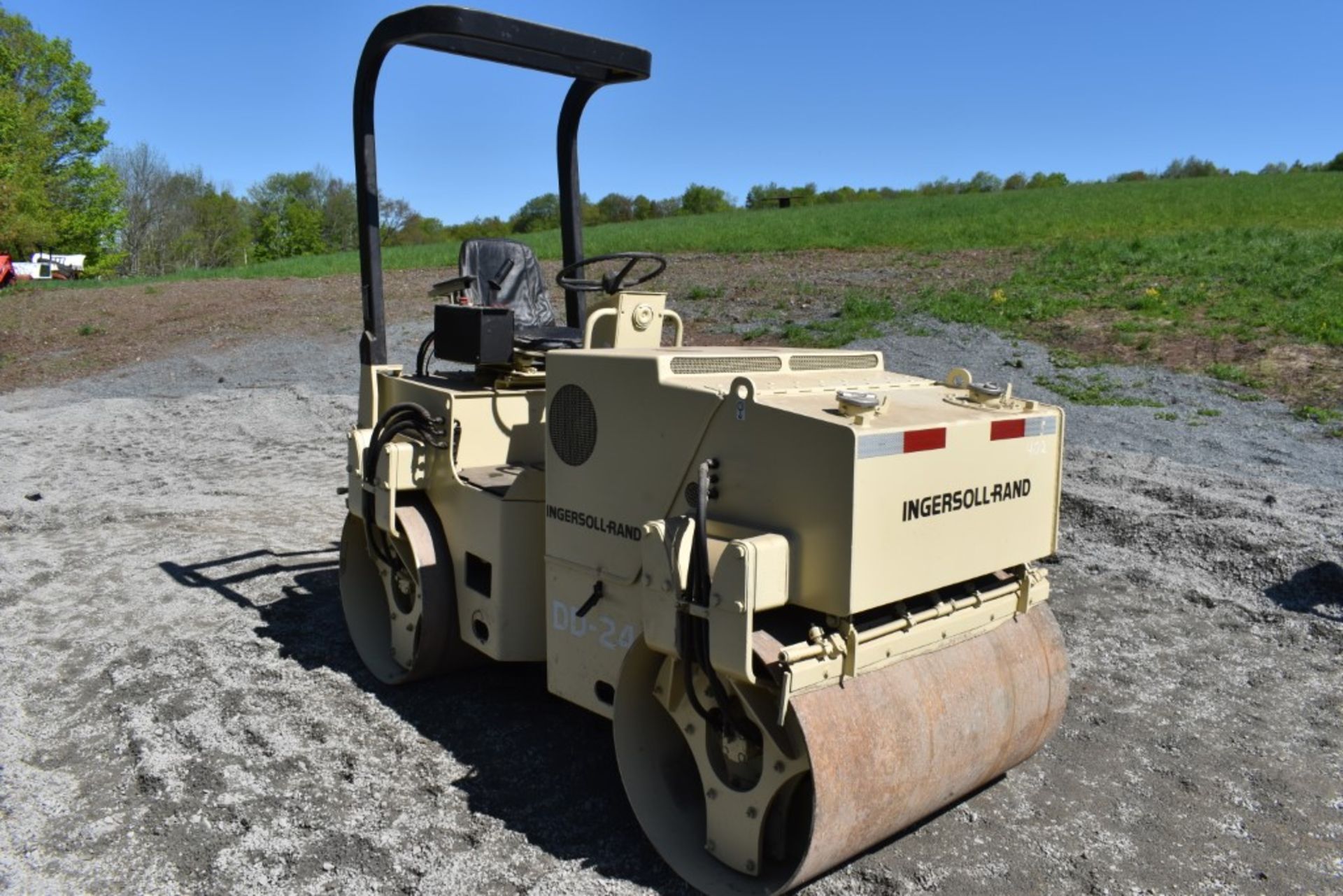 Ingersoll Rand DD-24 Vibratory Double Drum Roller 2054 Hours, Runs and Operates, 47" Drums, ROPS, - Image 3 of 15