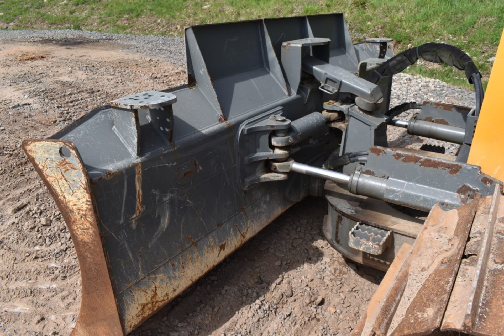 2018 Liebherr PR 716 LGP Dozer 2058 Hours, Runs and Operates, 140" 6 Way Blade, 30" Tracks, Enclosed - Image 14 of 33