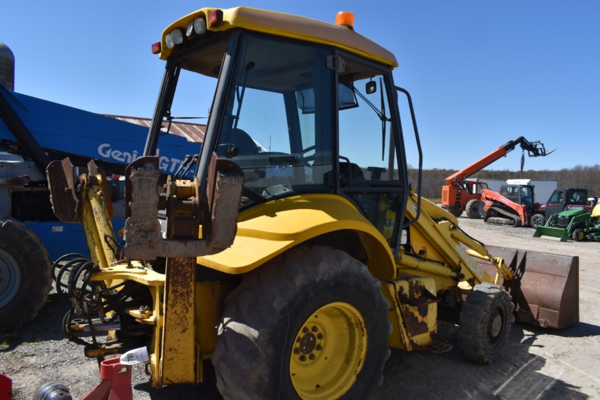 New Holland LB75B Backhoe 8052 Hours, Runs and Operates, 88" Bucket, 4WD, Outriggers, No Backhoe, - Image 4 of 24