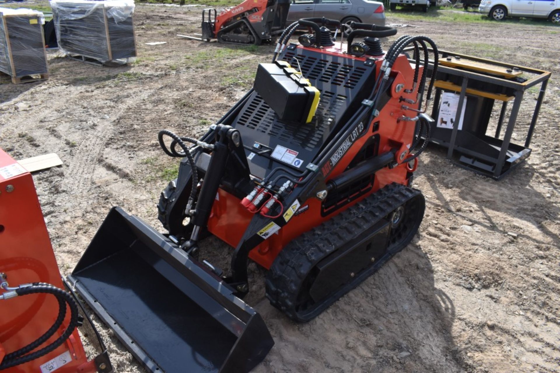 AGT Industrial LRT23 Skid Steer with Tracks Be Sure to Check Fluids, New, Mechanical Mini Quick