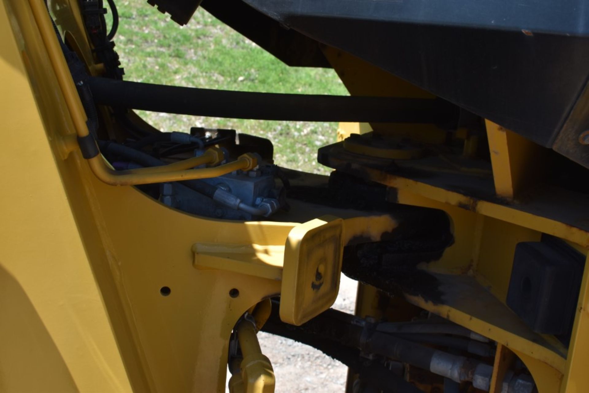 2018 CAT 930M Articulating Wheel Loader 2511 Hours, Runs and Operates, CAT 100" Bucket, Auxiliary - Image 10 of 34