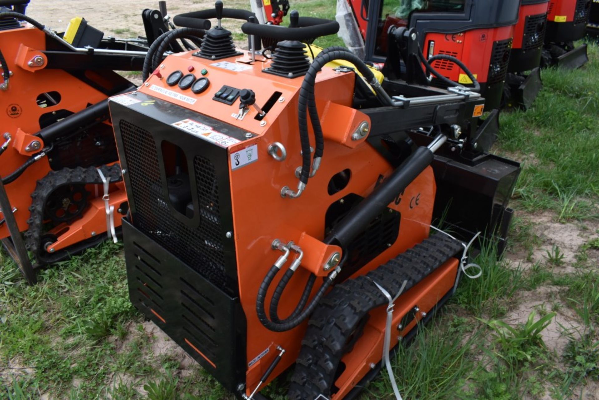 EGN EG36C Skid Steer with Tracks Be Sure to Check Fluids, New, Mini Mechanical Quick Attach, 38" - Image 3 of 9