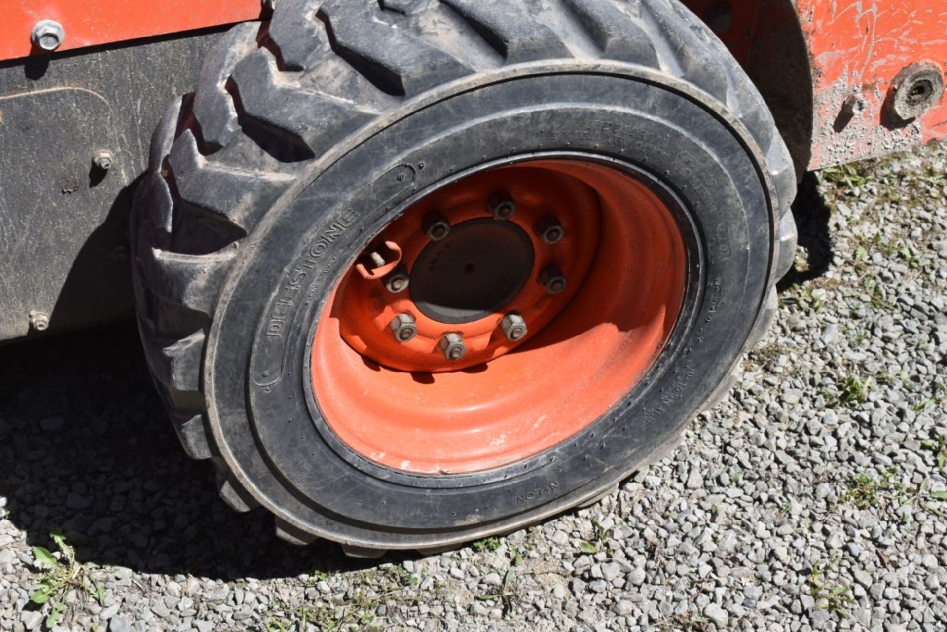 Kubota SSV65 Skid Steer 1322 Hours, Runs and Operates, Hydraulic Quick Attach, 60" Bucket, Pilot - Image 15 of 23