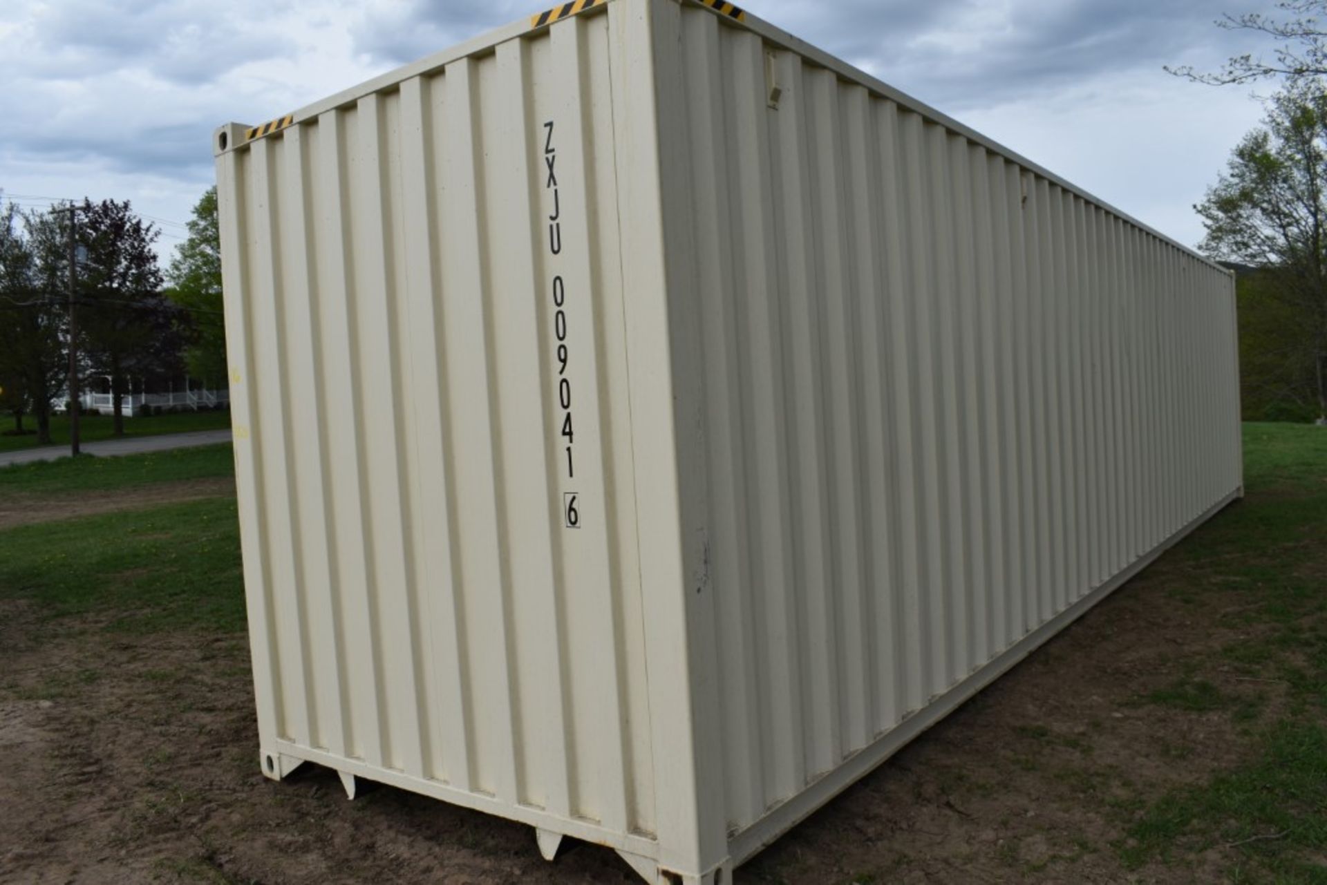 40' 5 Door Shipping Container New, 9' 6" High Cube - Image 2 of 5