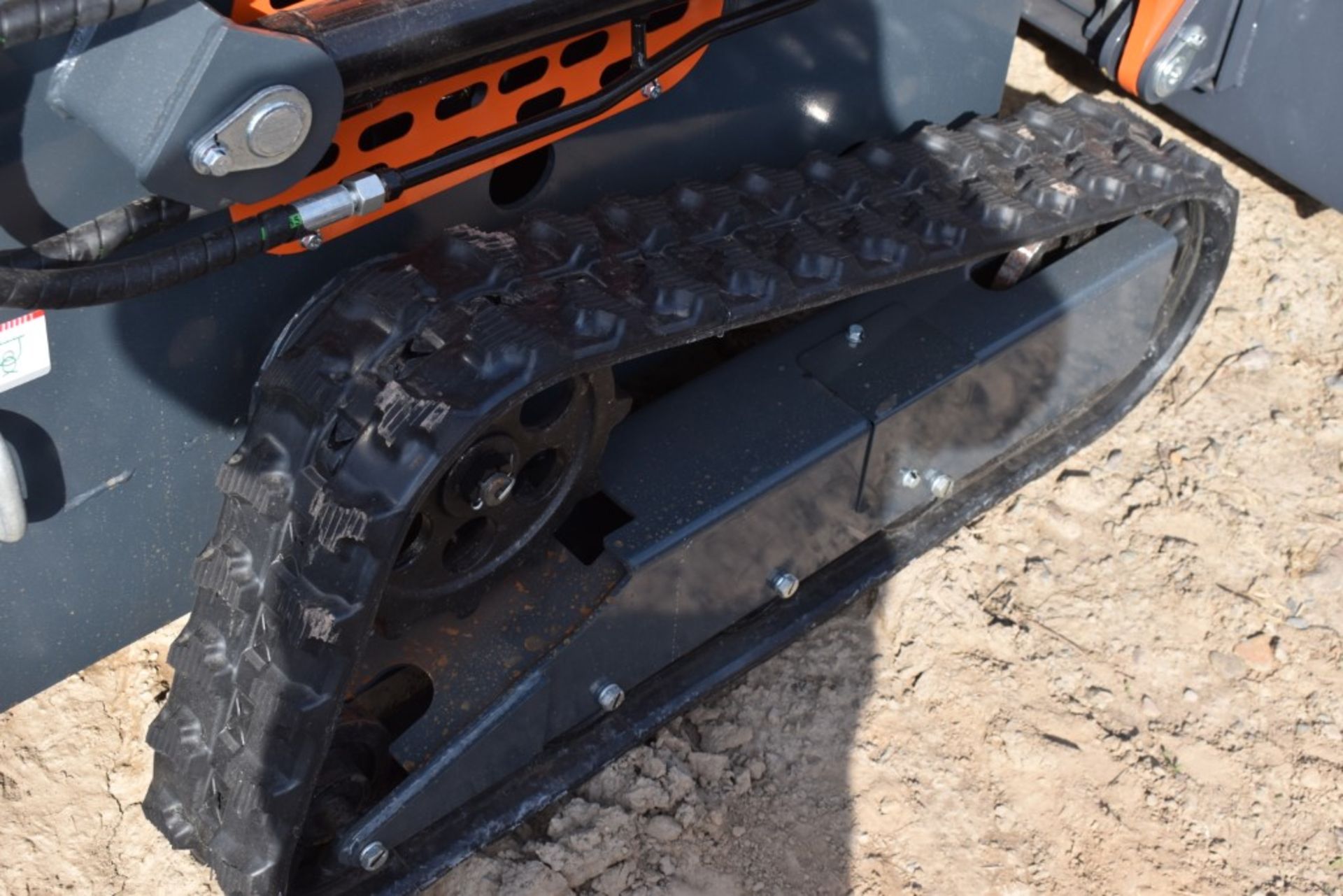 AGT Industrial YSRT14 Skid Steer with Tracks Be Sure to Check Fluids, New, Mechanical Mini Quick - Image 7 of 10