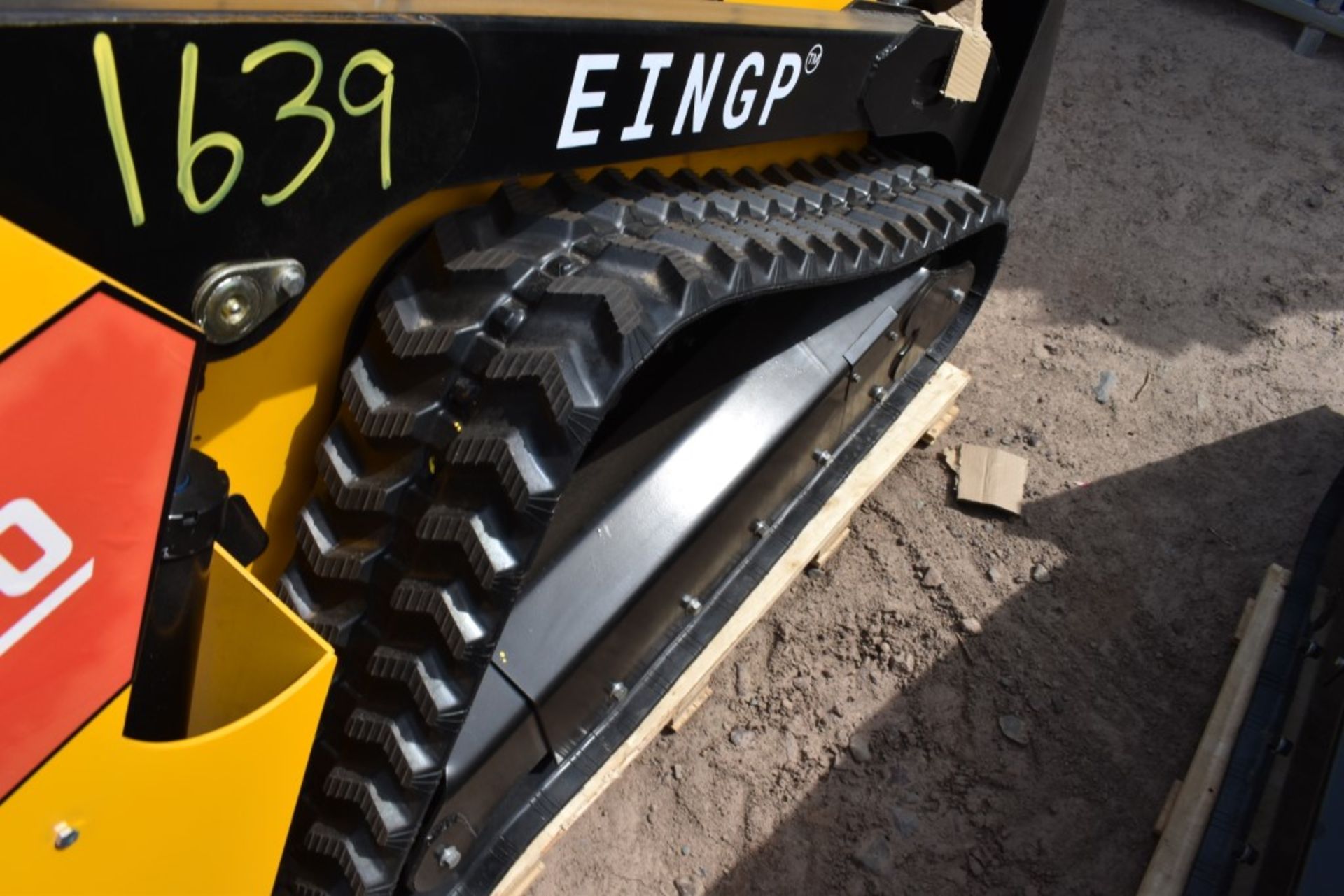 Eingp SCL850 Skid Steer with Tracks Be Sure to Check Fluids, New, Mini Mechanical Quick Attach, - Image 7 of 9