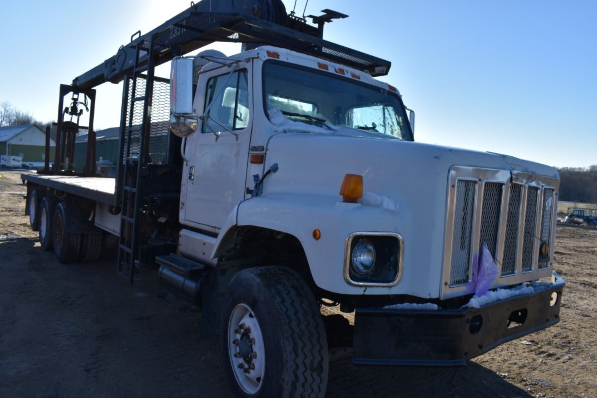 1999 International 2674 Pallet Fork Crane Truck With Title, 62101 Miles, Runs and Drives, Cummins - Image 3 of 30