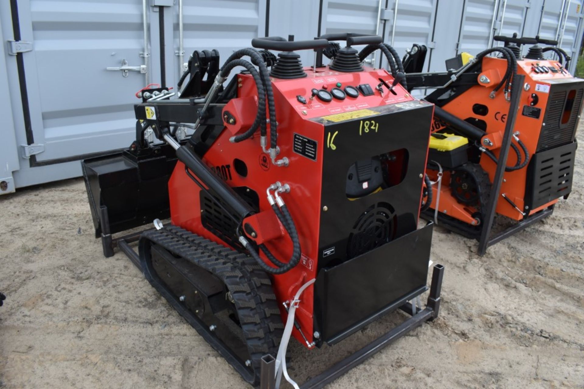 EGN EG380T Skid Steer with Tracks Be Sure to Check Fluids, New, Mini Mechanical Quick Attach, 44" - Image 4 of 9