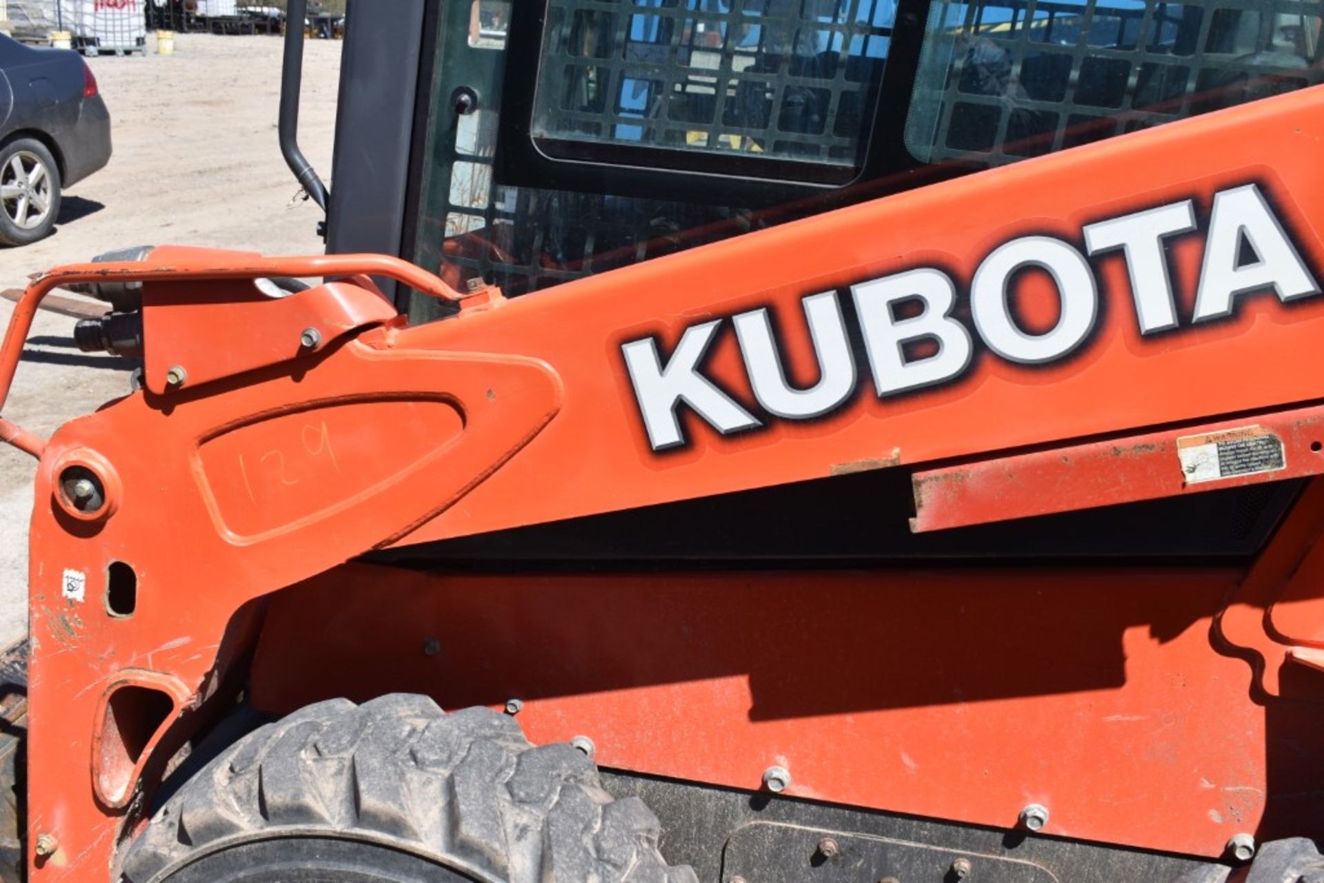 Kubota SSV65 Skid Steer 1322 Hours, Runs and Operates, Hydraulic Quick Attach, 60" Bucket, Pilot - Image 17 of 23