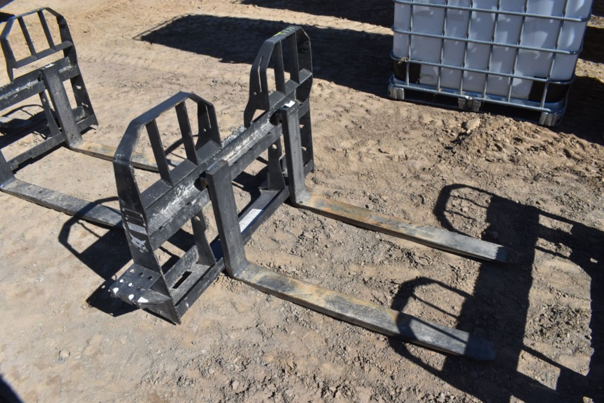 Bobcat Quick Attach 42" Pallet Forks New, With Step - Image 2 of 3