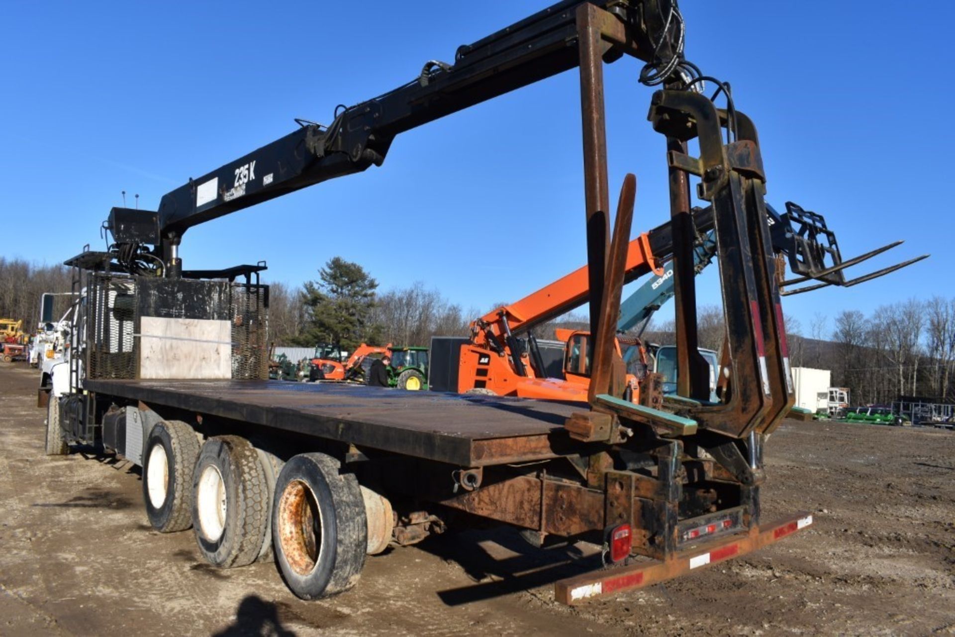 1999 International 2674 Pallet Fork Crane Truck With Title, 62101 Miles, Runs and Drives, Cummins - Image 6 of 30