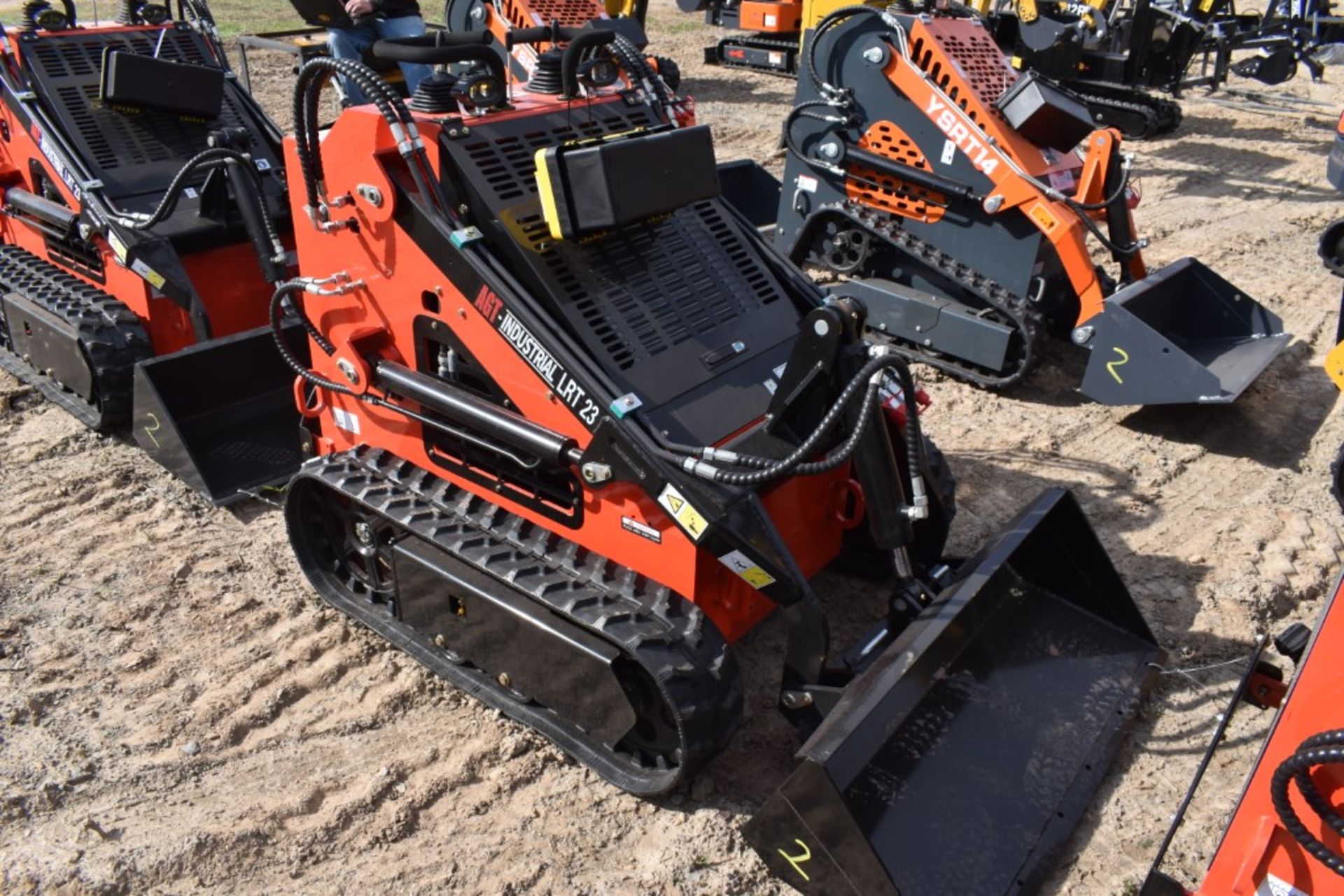 AGT Industrial LRT23 Skid Steer with Tracks Be Sure to Check Fluids, New, Mechanical Mini Quick - Image 2 of 9