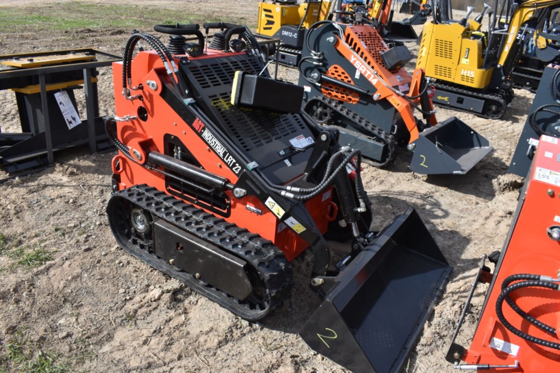 AGT Industrial LRT23 Skid Steer with Tracks Be Sure to Check Fluids, New, Mechanical Mini Quick - Image 2 of 10