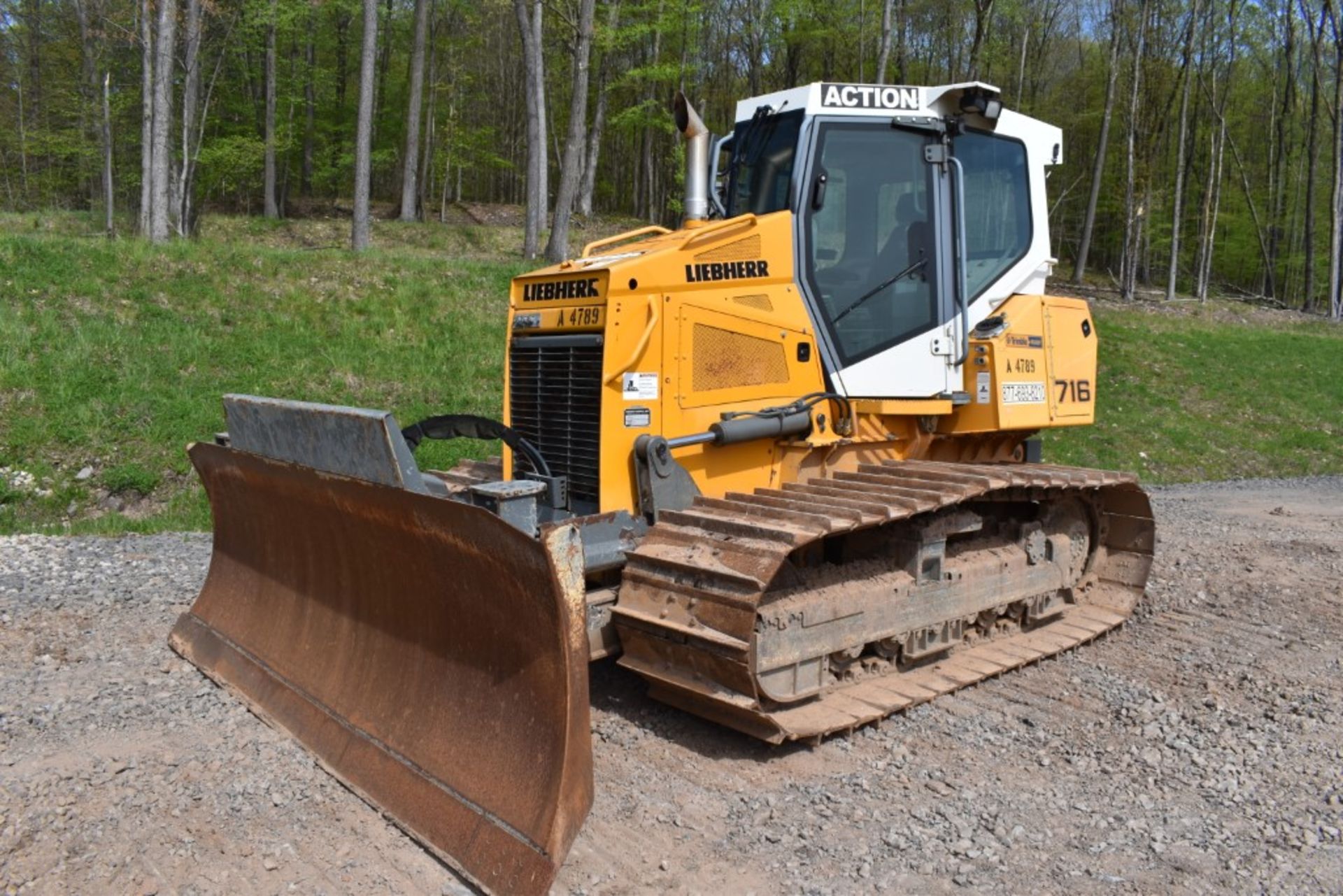 2018 Liebherr PR 716 LGP Dozer 2058 Hours, Runs and Operates, 140" 6 Way Blade, 30" Tracks, Enclosed