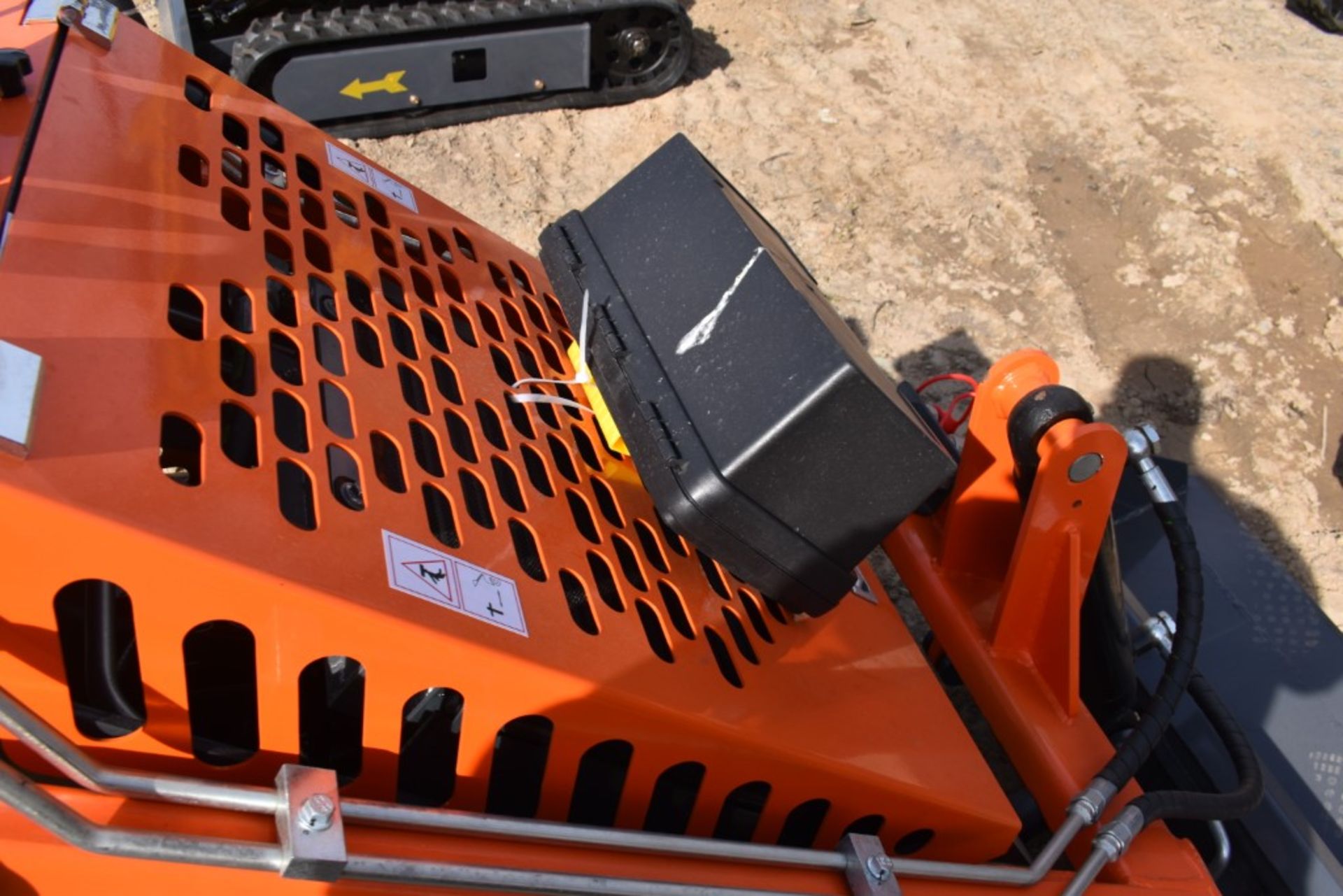 AGT Industrial YSRT14 Skid Steer with Tracks Be Sure to Check Fluids, New, Mechanical Mini Quick - Image 9 of 10