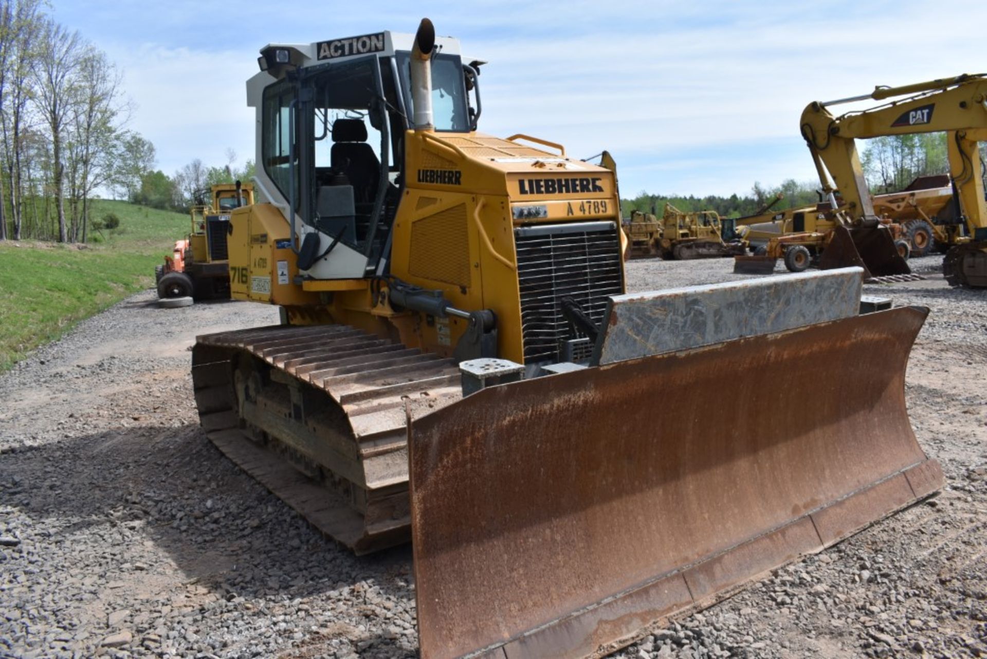 2018 Liebherr PR 716 LGP Dozer 2058 Hours, Runs and Operates, 140" 6 Way Blade, 30" Tracks, Enclosed - Image 3 of 33