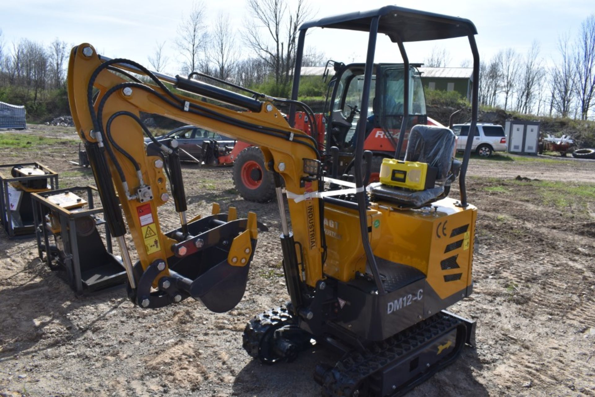 AGT Industrial DM12-C Mini Excavator Be Sure to Check Fluids, New, 16" Bucket, Auxiliary Hydraulics, - Image 2 of 12