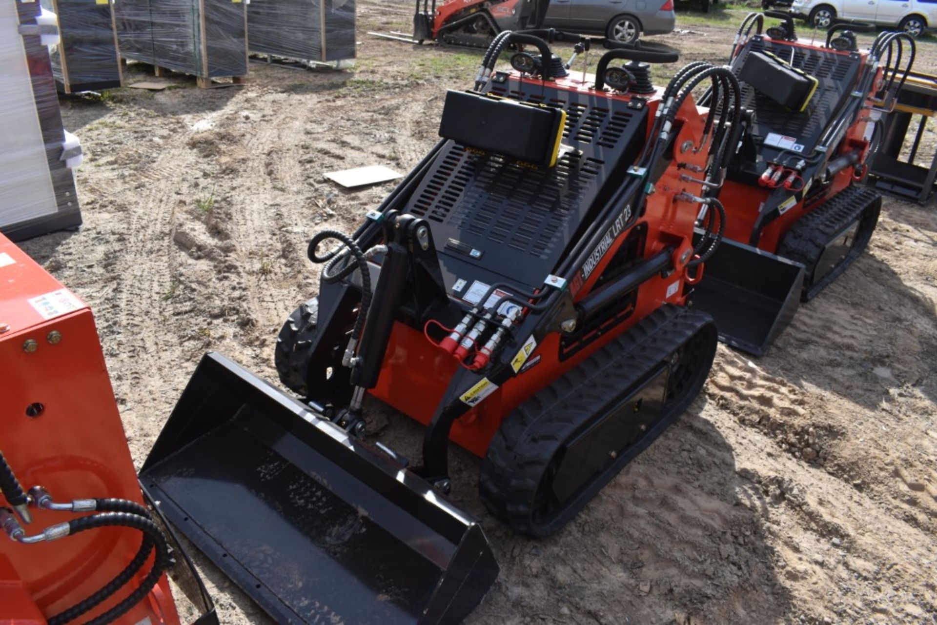 AGT Industrial LRT23 Skid Steer with Tracks Be Sure to Check Fluids, New, Mechanical Mini Quick