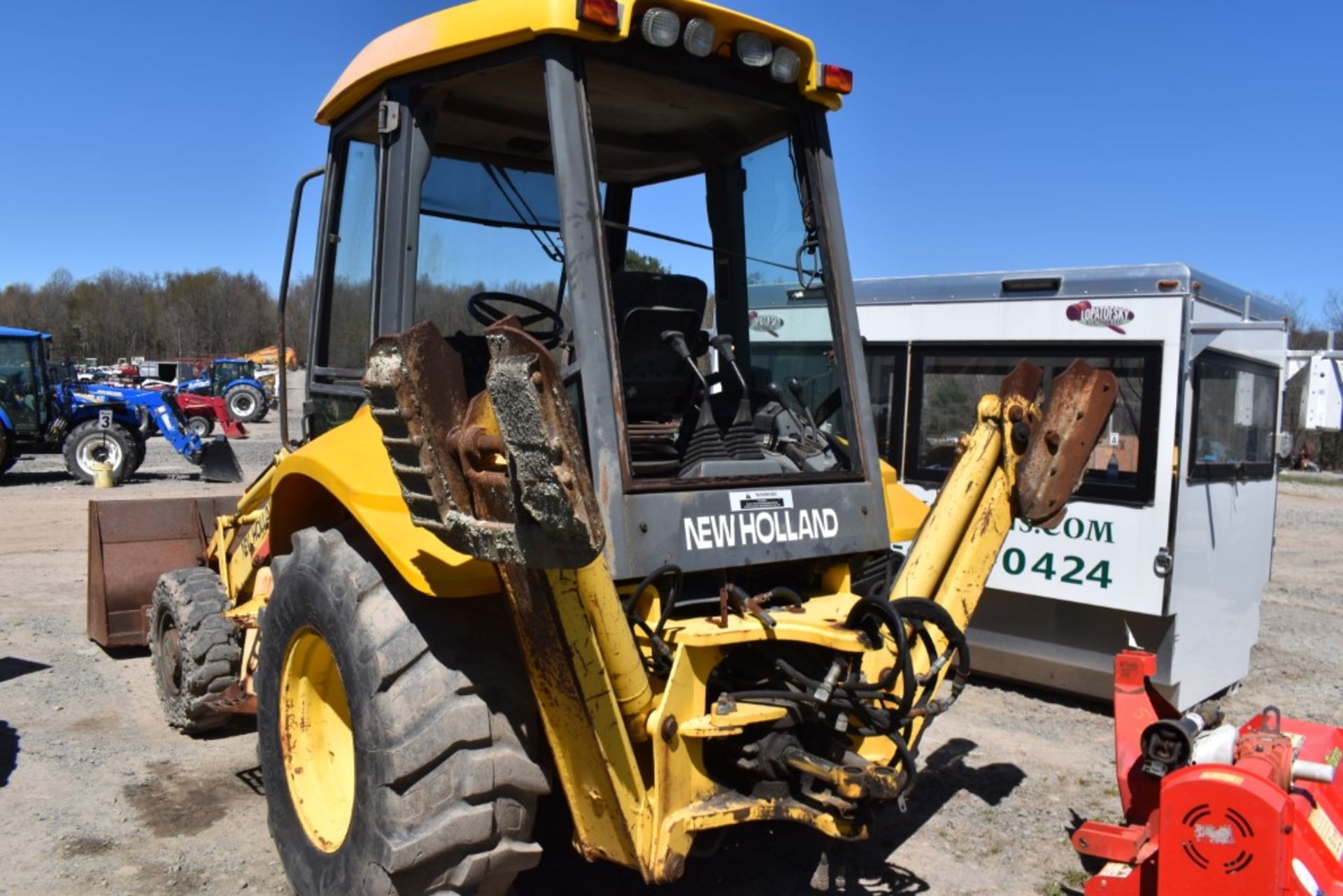 New Holland LB75B Backhoe 8052 Hours, Runs and Operates, 88" Bucket, 4WD, Outriggers, No Backhoe, - Image 6 of 24