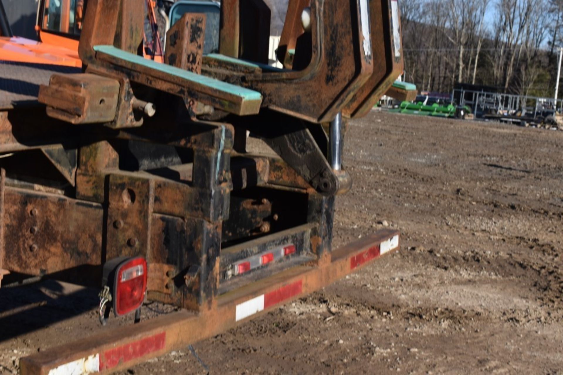 1999 International 2674 Pallet Fork Crane Truck With Title, 62101 Miles, Runs and Drives, Cummins - Image 7 of 30