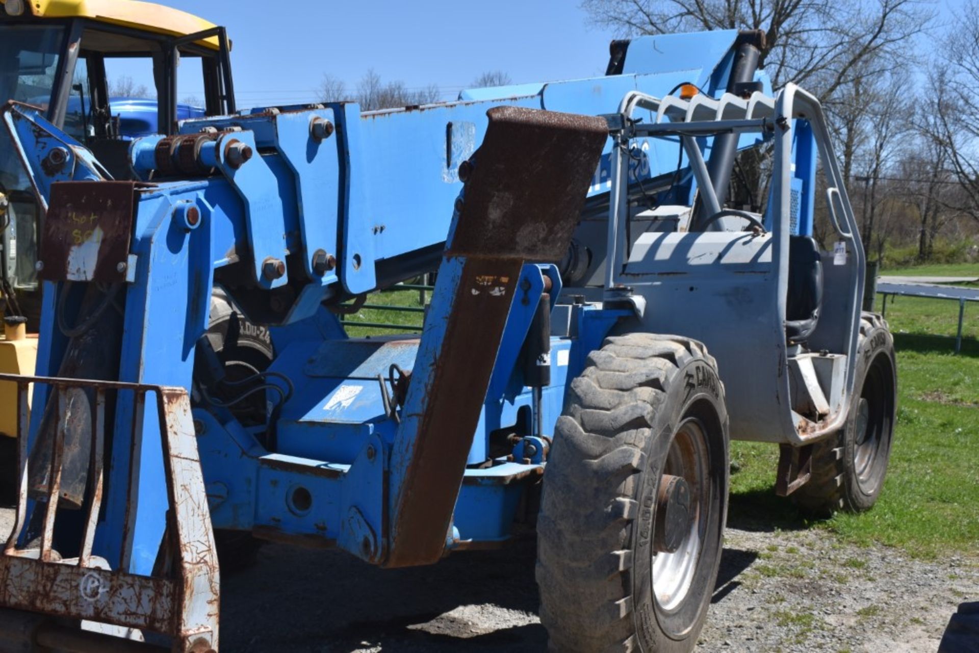 Genie GTH1056 Telehandler 1657 Hours, Very Hard Starting, Runs and Operates, 4WD, 4WS, 70" Forks, - Image 2 of 27