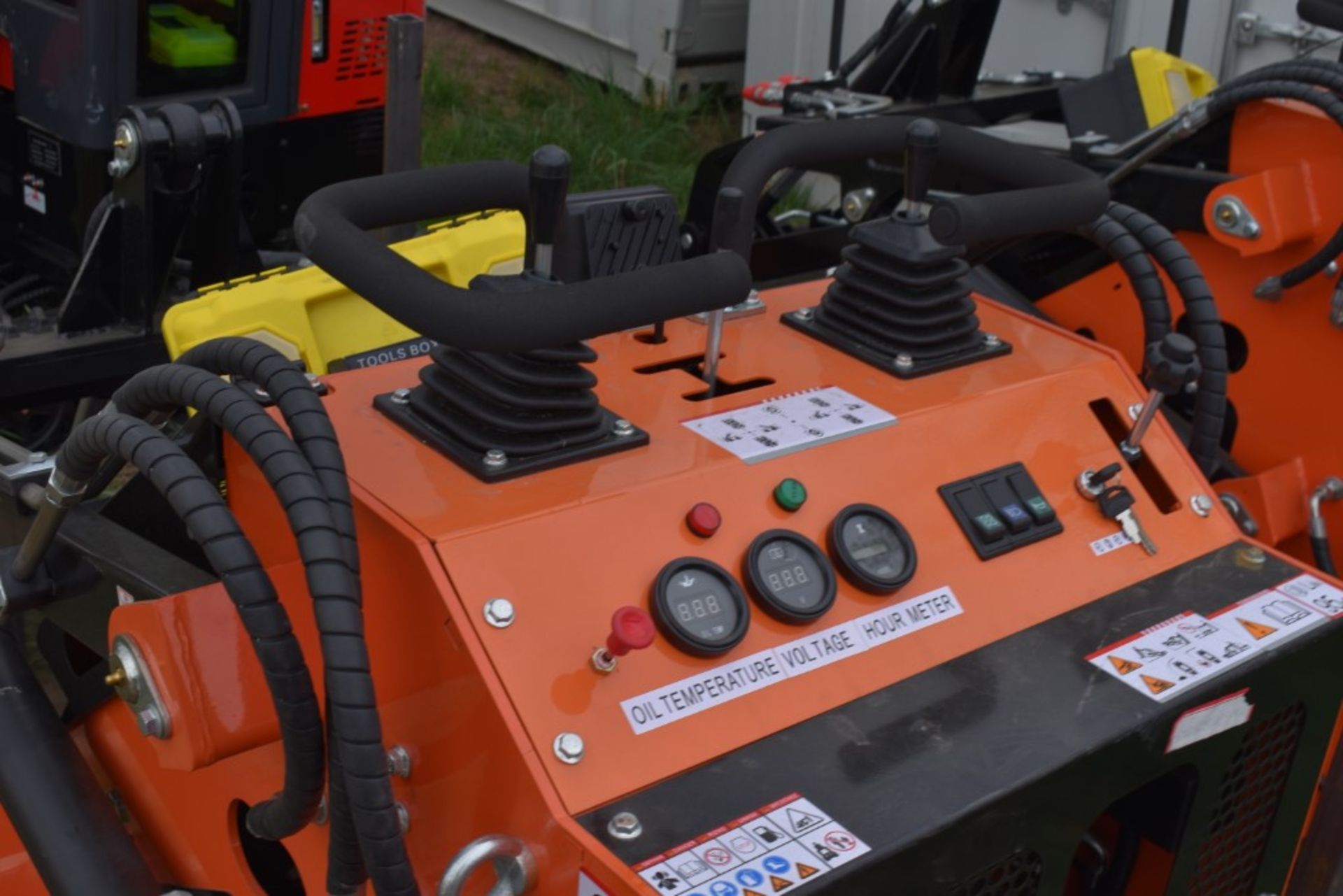 EGN EG36C Skid Steer with Tracks Be Sure to Check Fluids, New, Mini Mechanical Quick Attach, 38" - Image 6 of 8