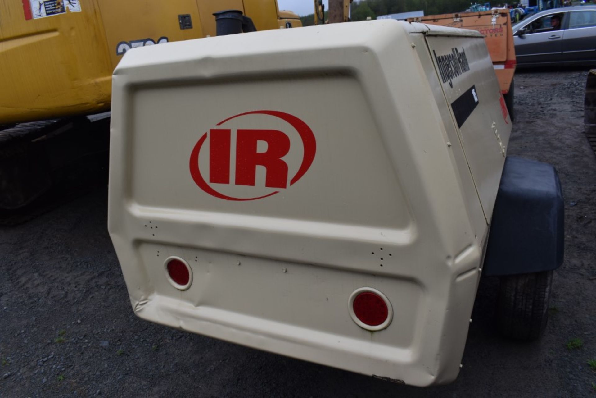 Ingersoll Rand 185 Air Compressor 999 Hours, Runs and Operates, Deutz 3 Cylinder Diesel Engine - Image 4 of 6