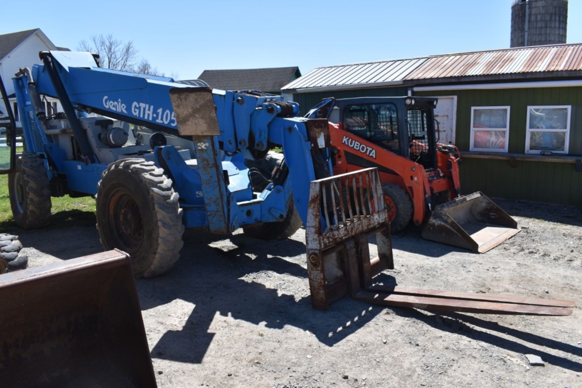 Genie GTH1056 Telehandler 1657 Hours, Very Hard Starting, Runs and Operates, 4WD, 4WS, 70" Forks, - Image 4 of 27