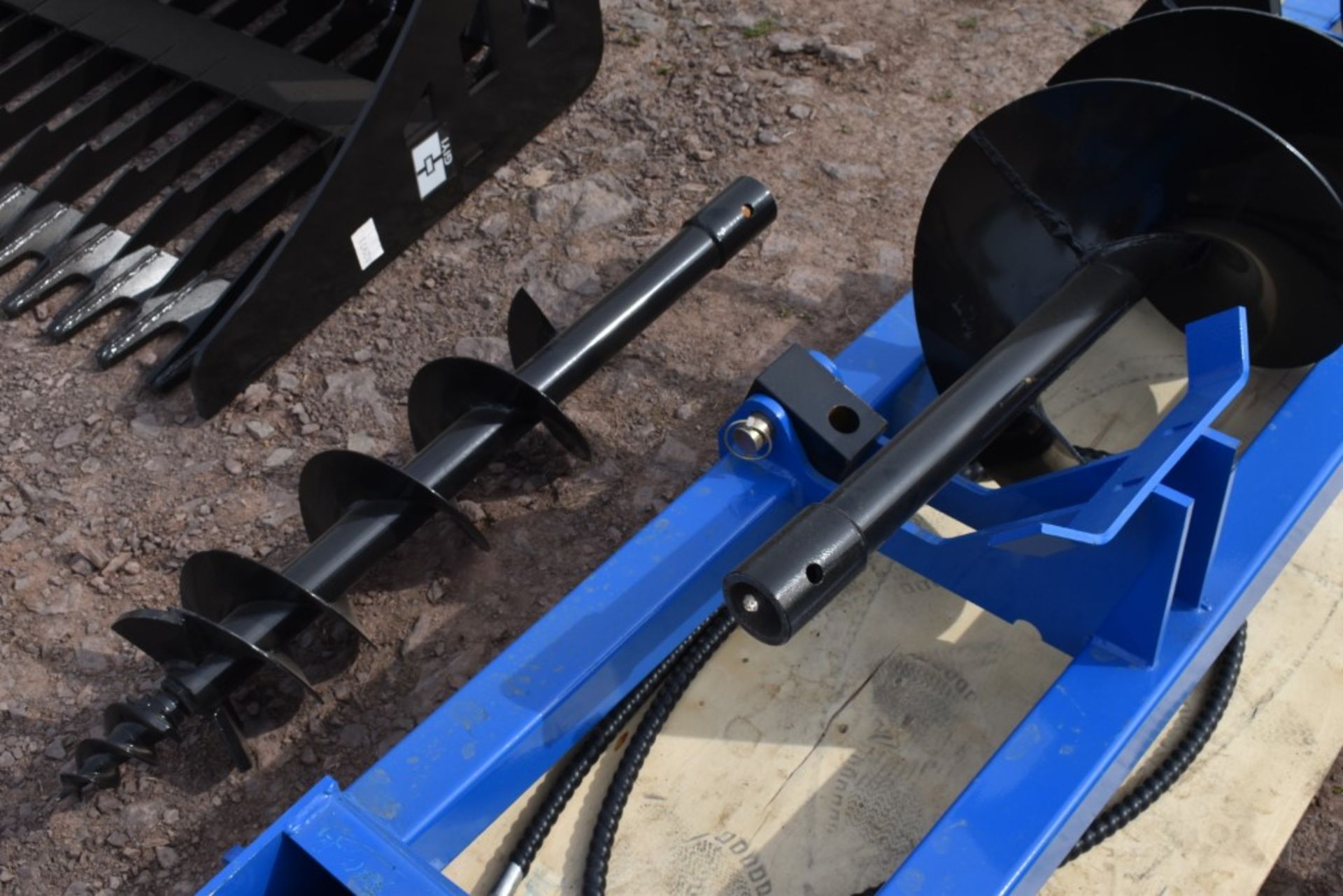 Giyi Quick Attach Post Hole Digger New, With 16", 12" and 8" Augers - Image 4 of 4