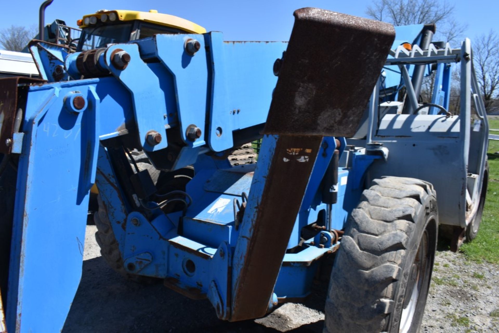 Genie GTH1056 Telehandler 1657 Hours, Very Hard Starting, Runs and Operates, 4WD, 4WS, 70" Forks, - Image 17 of 27
