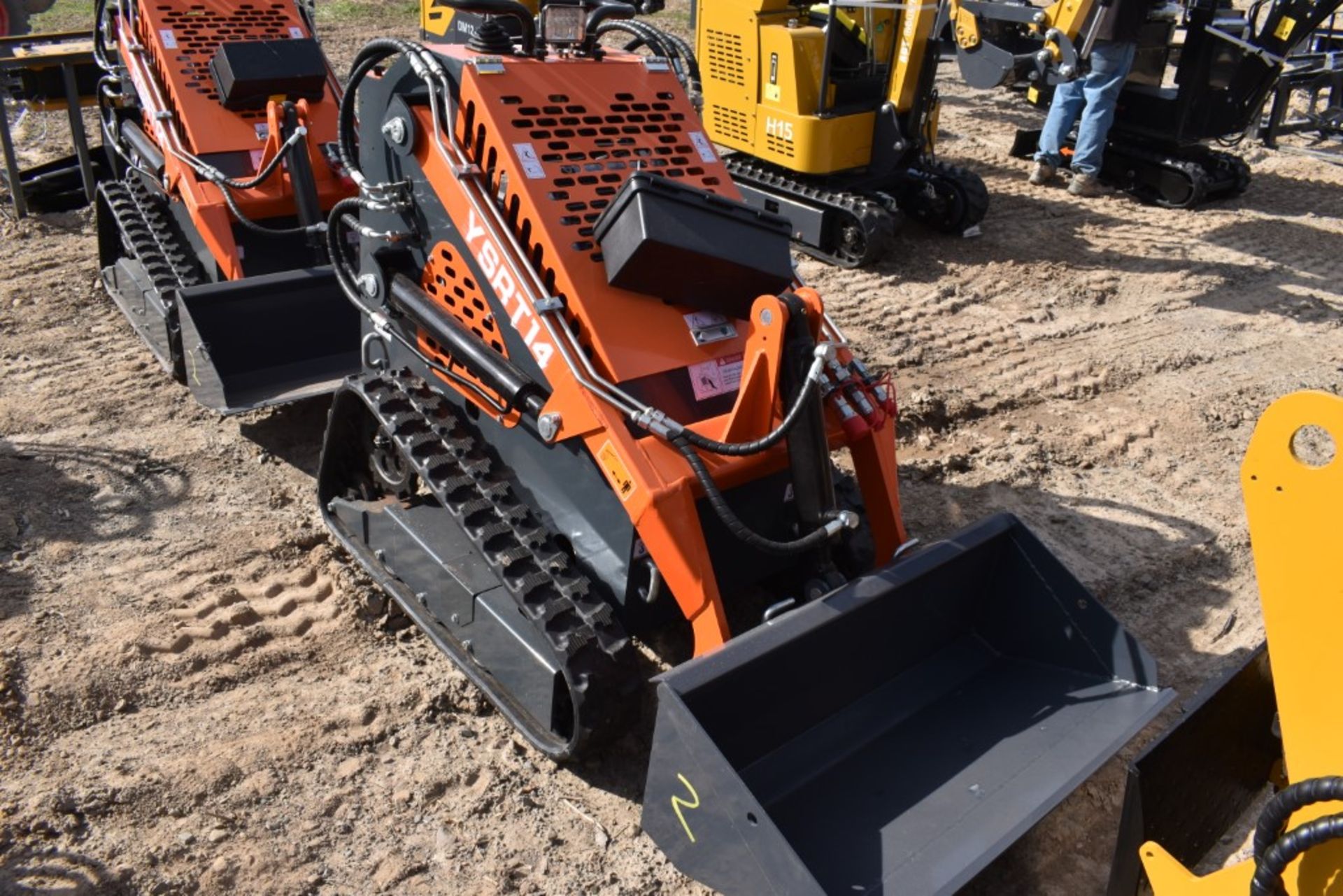 AGT Industrial YSRT14 Skid Steer with Tracks Be Sure to Check Fluids, New, Mechanical Mini Quick