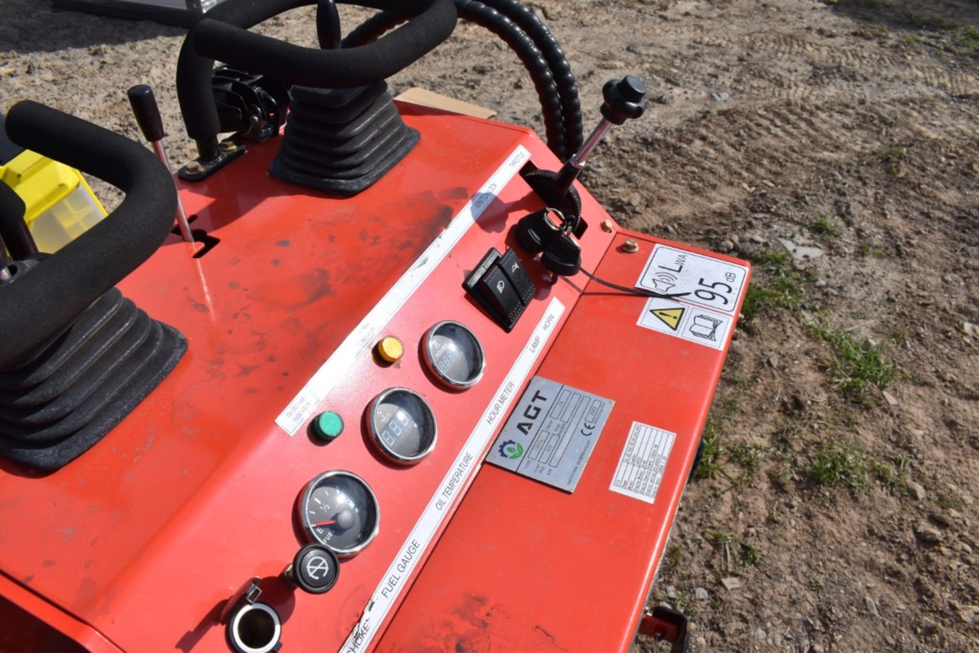 AGT Industrial LRT23 Skid Steer with Tracks Be Sure to Check Fluids, New, Mechanical Mini Quick - Image 7 of 10