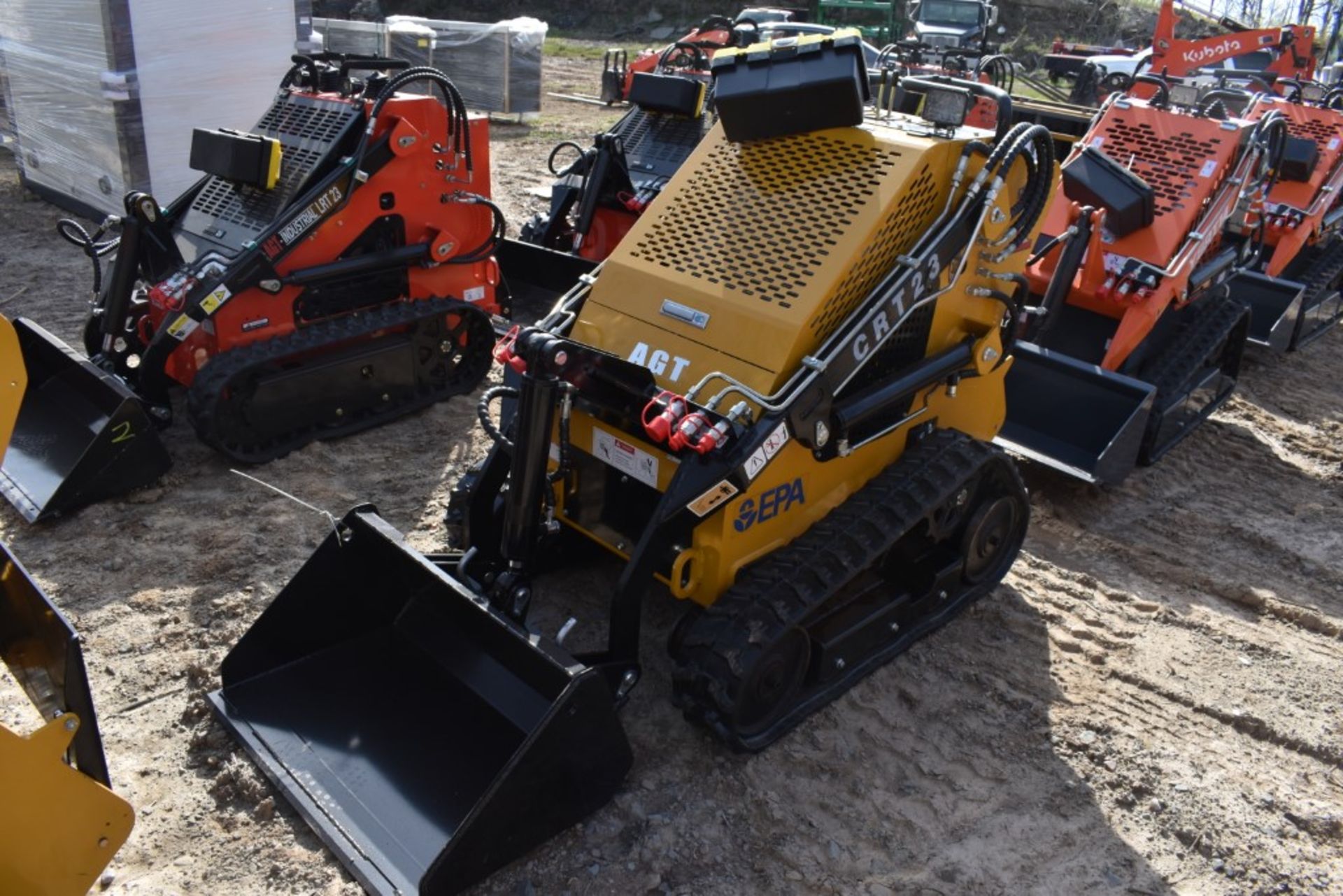 AGT Industrial CRT23 Skid Steer with Tracks Be Sure to Check Fluids, New, Mechanical Mini Quick - Image 2 of 10