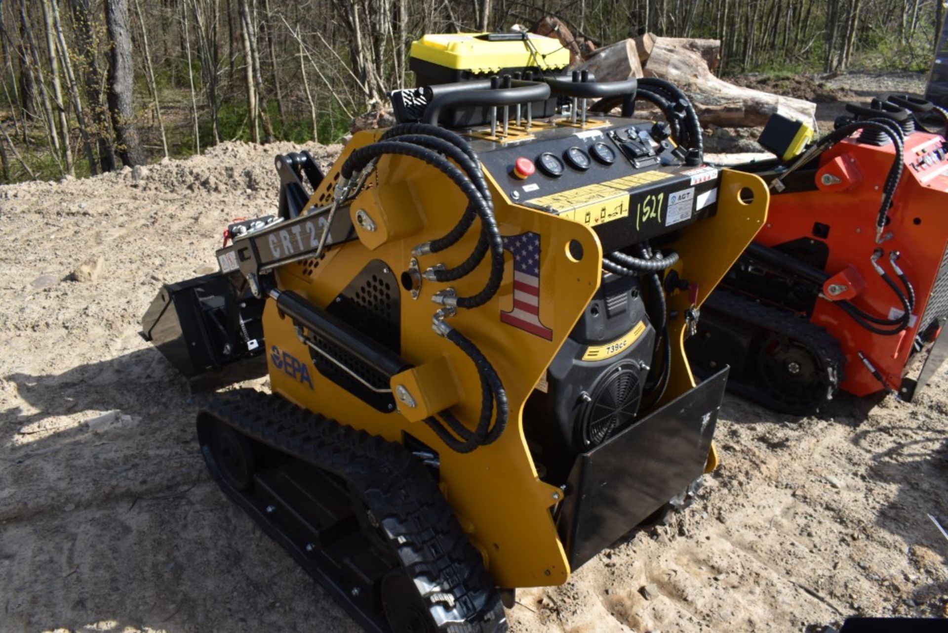 AGT Industrial CRT23 Skid Steer with Tracks Be Sure to Check Fluids, New, Mechanical Mini Quick - Image 3 of 9