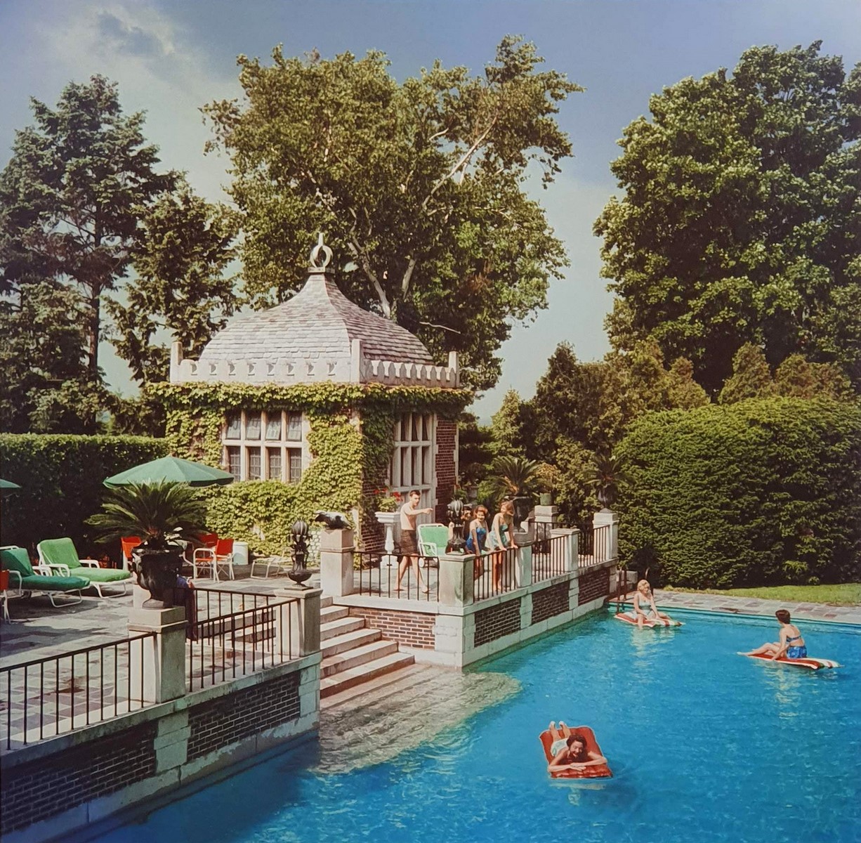 Slim AARONS (1916-2006)  Family Pool 