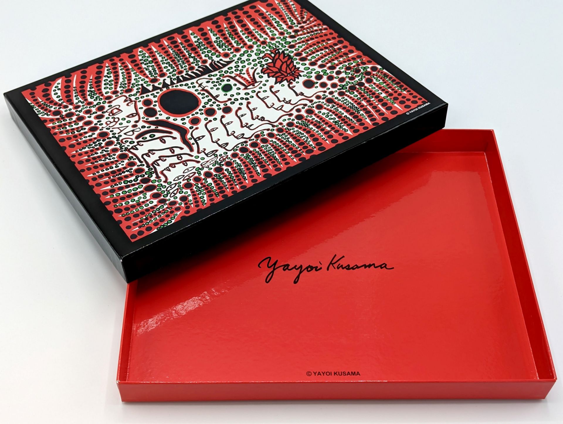 Yayoi KUSAMA Les femmes attendent l'amour, mais les hommes s'éloignent toujours - Image 8 of 8