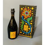 Yayoi KUSAMA (Né en 1929) & VEUVE CLICQUOT (LVMH).   « La Grande Dame ». 