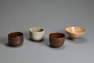 FOUR JAPANESE SETO TYPE POTTERY BOWLS, 19/20TH CENTURY. To include two brown bowls each with a wax