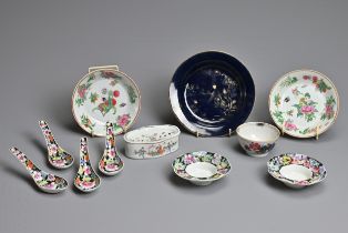 A GROUP OF CHINESE PORCELAIN ITEMS, 18/19TH CENTURY. To include a pair of Canton famille rose