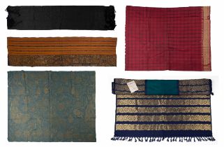 A GROUP OF FIVE ASSORTED 20TH CENTURY ASIAN TEXTILES. Including: an Indian blue and green silk saree