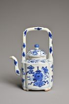 A CHINESE BLUE AND WHITE PORCELAIN WINE POT AND COVER, 19TH CENTURY. Rectangular lobed body with